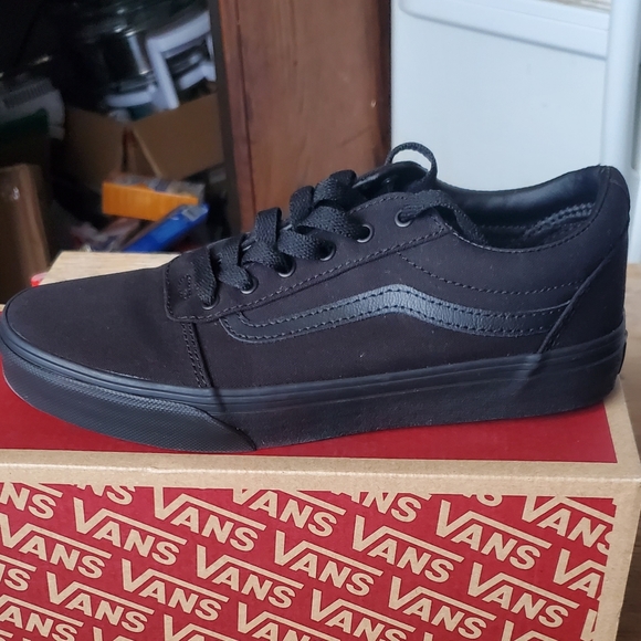 Vans - Picture 3 of 9